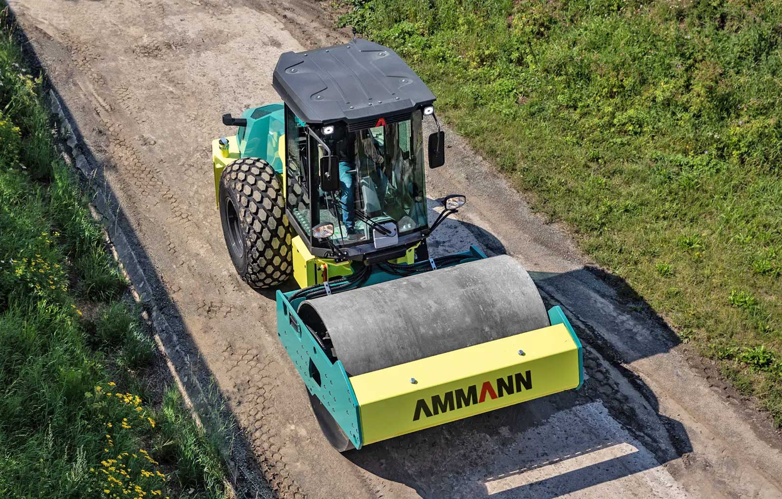 Xe lu rung một trống Ammann ASC 130 PD 13 tấn