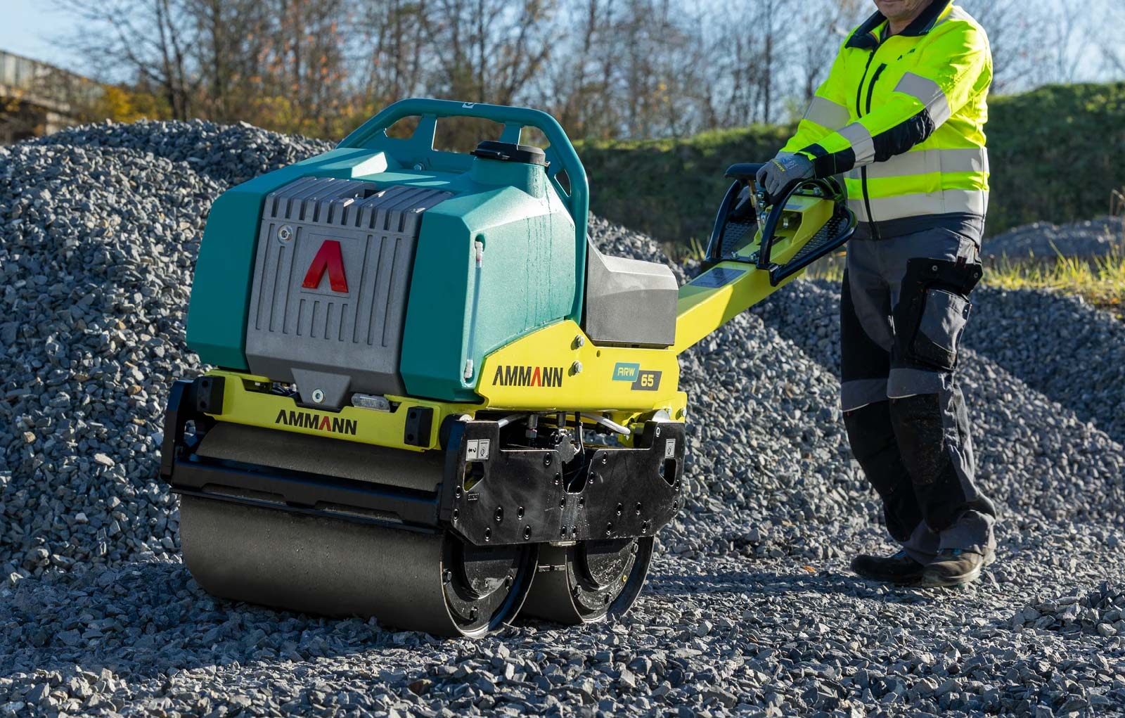 Xe lu dắt tay Ammann ARW 65