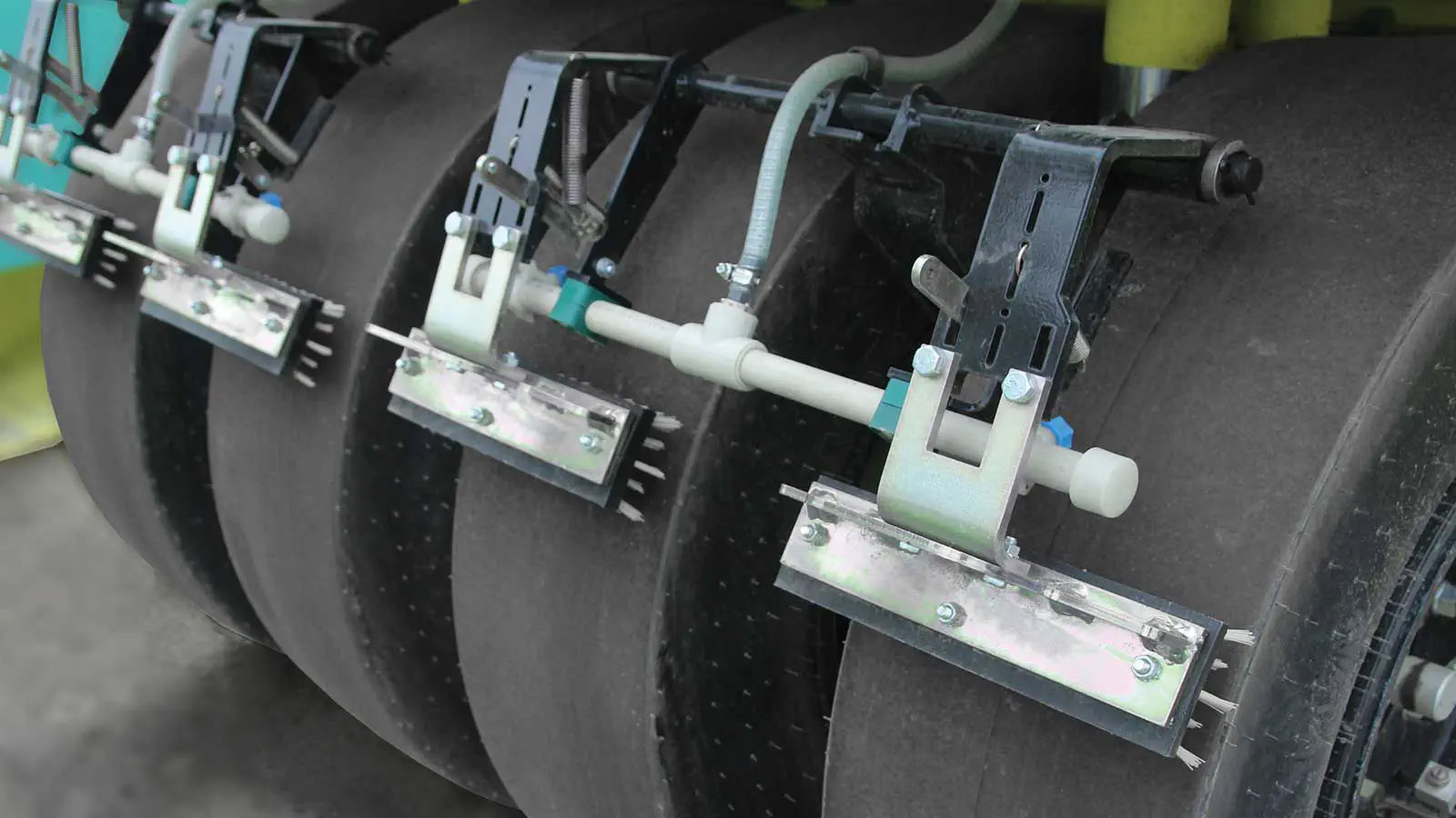 Xe lu lốp Ammann AP 240