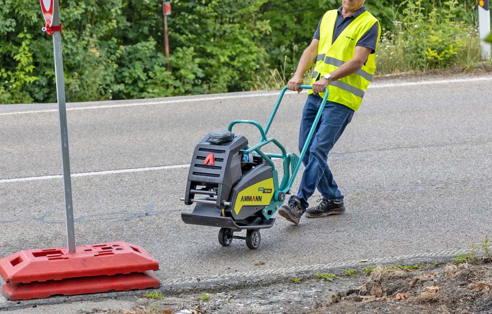 Máy đầm bàn Ammann APF 15/40 | Thụy Sỹ