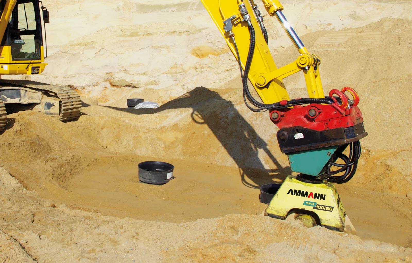 MÁY ĐẦM GẮN MÁY ĐÀO AMMANN APA 100/88