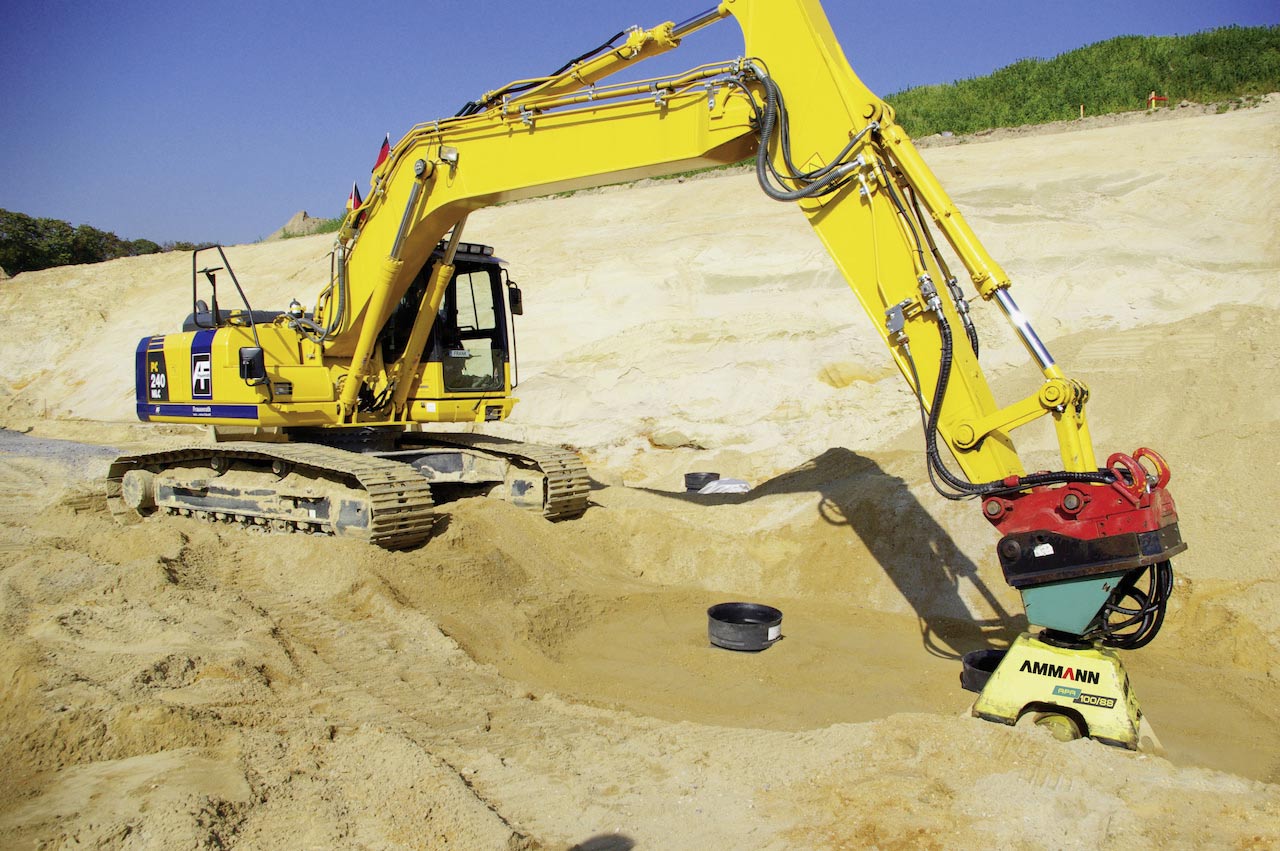 Máy đầm gắn kèm máy đào hiệu suất cao mới từ Ammann