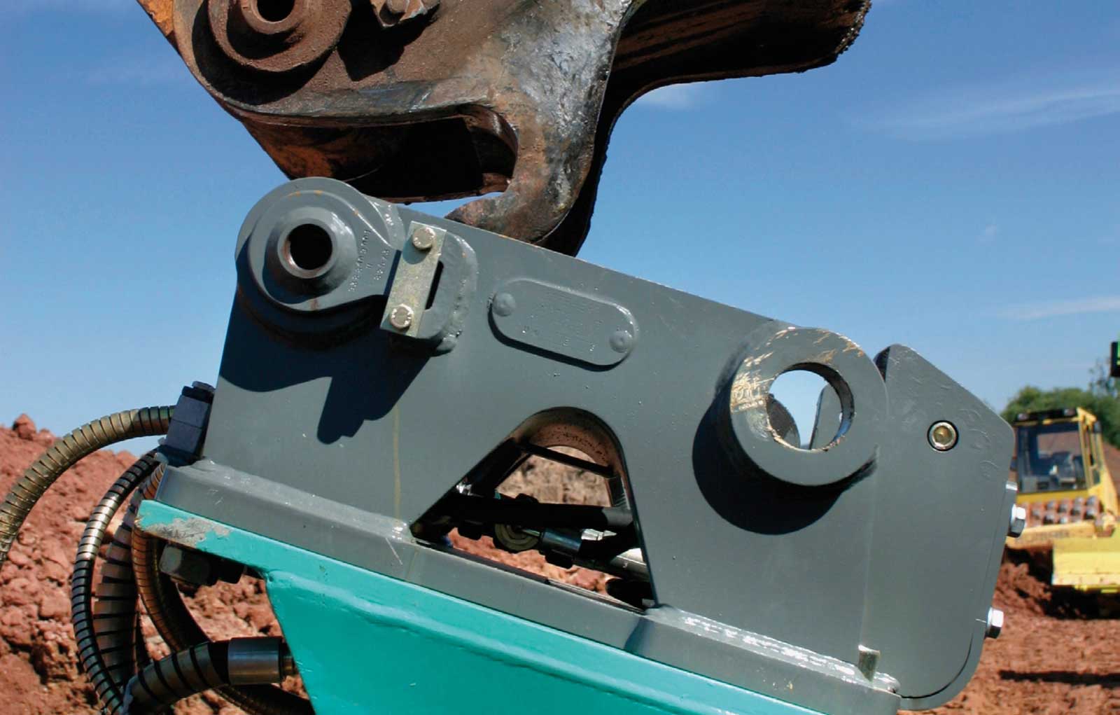 MÁY ĐẦM GẮN MÁY ĐÀO AMMANN APA 72/74